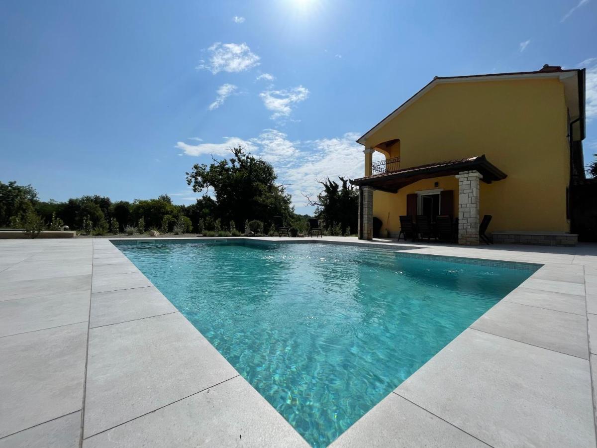 Villa Berto Nedeščina Eksteriør billede